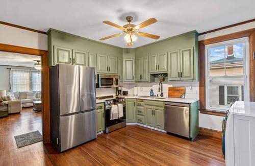 Southington Apartment | #25 *Massive* 5 BR in Downtown Southington*
