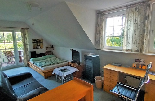 Nahe House | 25 Min. von Hamburg, je 2 Zi.mit Balkon, eigenes Bad, Küchenmitbenutzung, Garten