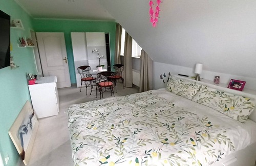 Nahe House | 25 Min. von Hamburg, je 2 Zi.mit Balkon, eigenes Bad, Küchenmitbenutzung, Garten