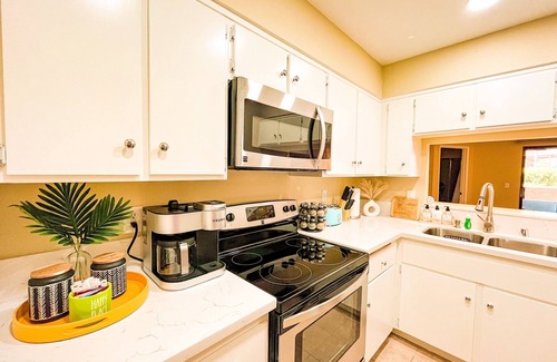 Rancho Cucamonga Condo | 25% OFF/Gated 2 BR 1 BA condo/POOL/Tennis Court/ONT Airport