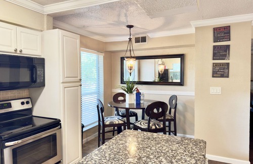 Irving Apartment | 25% Off I02 - DFW Modern Condo 2BD1BA near Airport & Medical