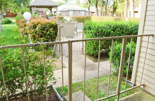 Irving Apartment | 25% OFF I20 - 2BD/2BA Pool HWY161/183 DFW South - Irving
