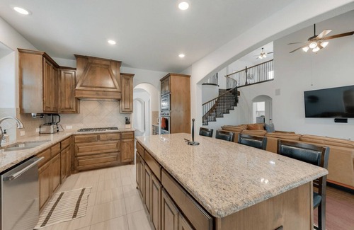 Tarrant County Apartment | 25% OFF! Lux 5BD/Fully Furnished Home/Private Garage/Grand Prairie/GP12