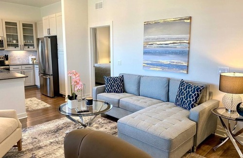Dallas Apartment | 25% OFF Luxury 2BD, Pool, Scenic Views - Grapevine