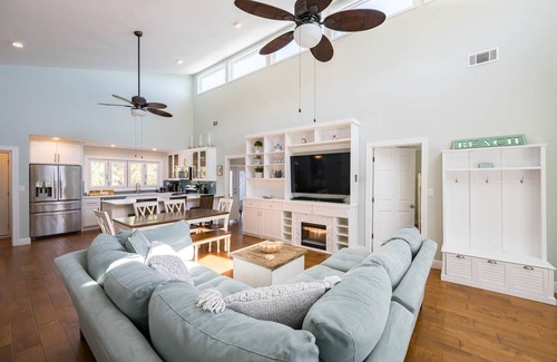 Gulf Trace House | 25% SALE Thru FALL~New Listing~"Gindarra"~Gulf Trace~Heated Pool~Beach Gear~Park