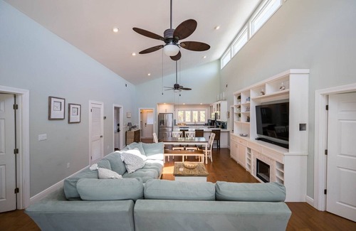 Gulf Trace House | 25% SALE Thru FALL~New Listing~"Gindarra"~Gulf Trace~Heated Pool~Beach Gear~Park