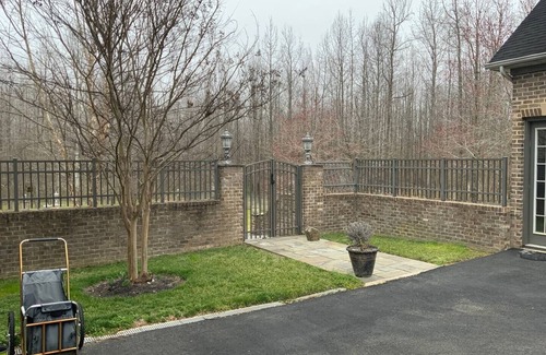 Upper Marlboro House | 25+ walk friendly acres