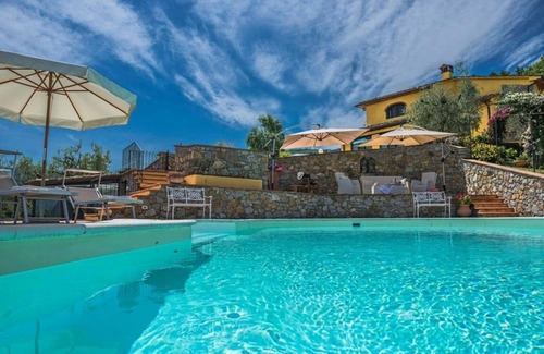 Casalguidi Villa | 250 m² Villa ∙ 6 bedrooms ∙ 14 guests