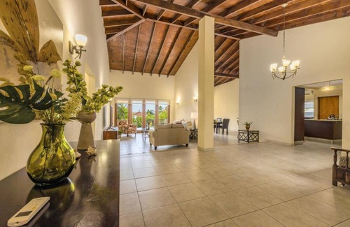 Malmok Villa | 250 m² Villa ∙ 4 bedrooms ∙ 8 guests