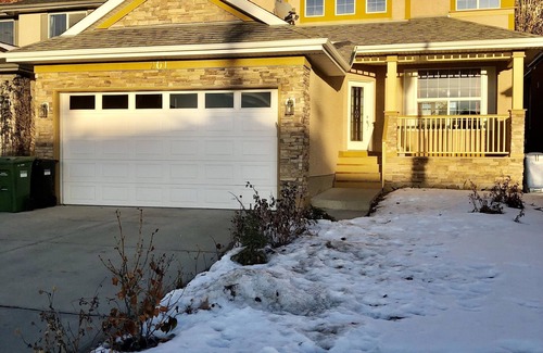 Springbank Hill House | 2500 sq house in springbank hill BL 261818
