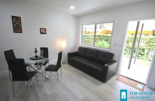 Flagami Apartment | 251 Airport/Top House Apartments