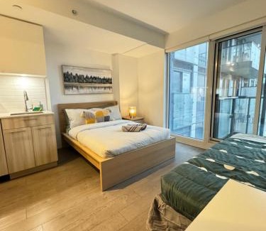 Garden District Hotel | 251 Jarvis RSMT