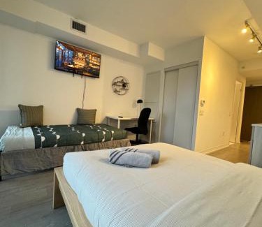 Garden District Hotel | 251 Jarvis RSMT