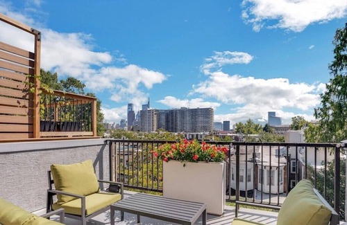 Fairmount Villa | 2520 Brown Street