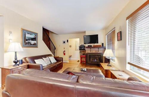 Montgomery Estates House | 2538 Talbot cabin