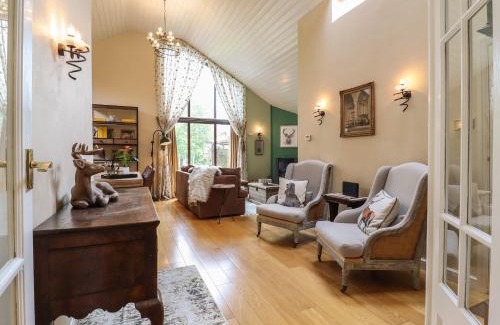 Colchester House | 256 London Road