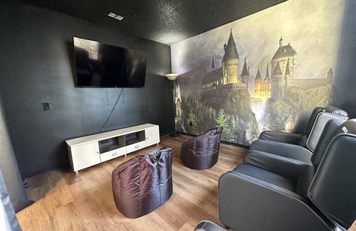 Sunset Ridge House | 258-5-SV-Cozy home with movie and pool area