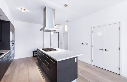 Santa Ana Apartment | 25th Floor Luxury Top Level Penthouse Epic Ocean/City/Lake/Mountain Views!