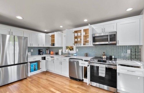 Plainville House | #26 Beautifully Renovated 2 BR Home
