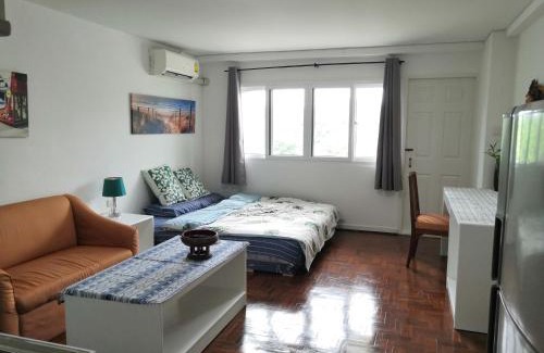 Wat Ket Apartment | 26 condo with pool opposite the train station, near old city and Nimman