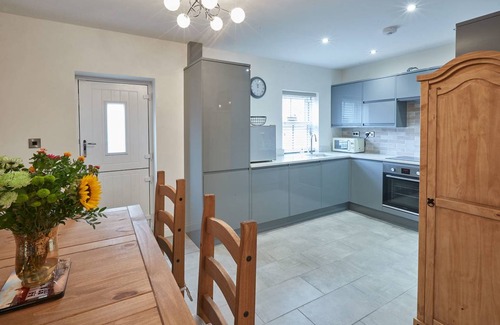 Whitby House | 26 m² House ∙ 3 bedrooms ∙ 5 guests