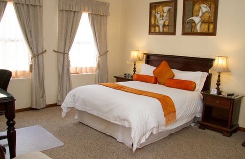 Komani House | 26 On Chamberlain Guest House