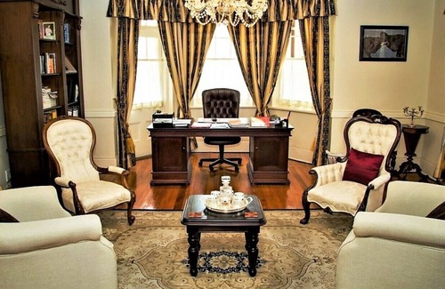 Komani House | 26 On Chamberlain Guest House