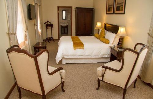 Komani House | 26 On Chamberlain Guest House