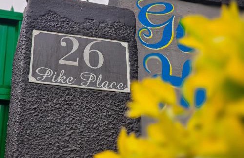 Mutare House | 26 Pike Place