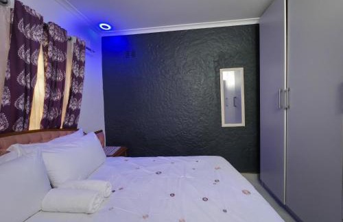 Mutare House | 26 Pike Place