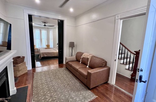 Savannah Victorian District House | 260 m² House ∙ 4 bedrooms ∙ 10 guests