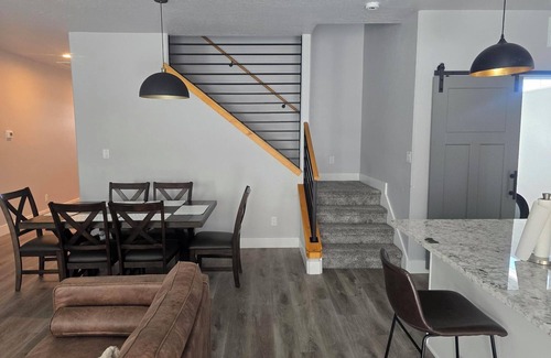 Elko House | #2605 Spacious 5-bedroom house with WiFi, Near amenities in Elko