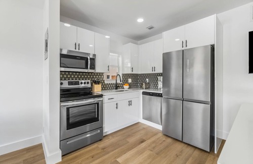 Deerfield Beach Apartment | 261 #1 Managed By Brampton Park