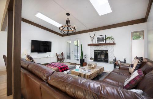 Intermountain House | 2633 Kinnickinnick Rd., Unit E2