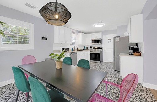 Riverside House | 2680- Single Level, Huge Yard, Large Entertaining Area, Pet & Kid Friendly