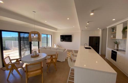 Exmouth House | 27 Bluefin Cove
