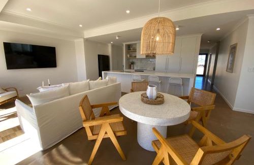Exmouth House | 27 Bluefin Cove
