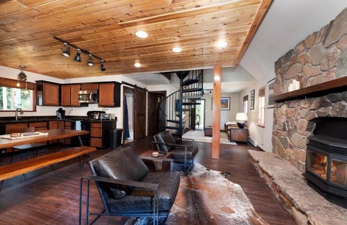Columbine Lake House | 27 Columbine Drive Lake of the Pines