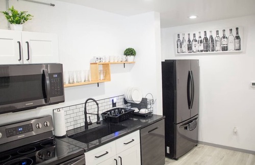 Pittsburgh Apartment | #27 Tiny Apt near PITT uni/CMU/UPMC Presbyterian