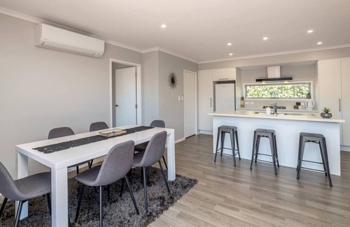 Martinborough House | 27 Tuscan, Martinborough
