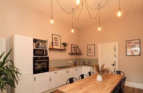 Scarborough Cottage | 27 Westbourne Grove