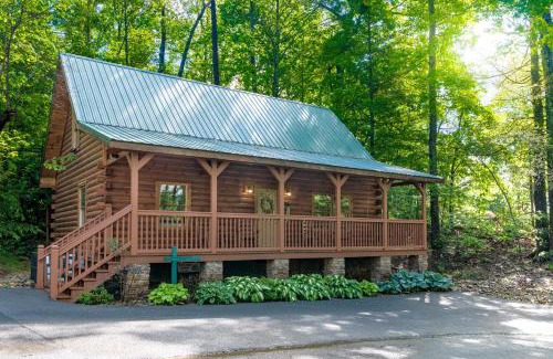 Gatlinburg House | 270 Black Bear Retreat Cabin