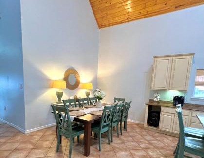 Gulf Shores House | 2700sq ft Condo in Gulf Shores