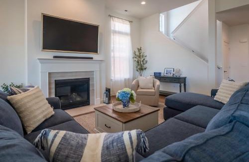 Delavan House | 2708 Harbor Court