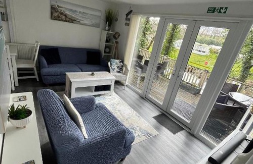 Bont Newydd Ski Chalet | 271 Riverside, Glan Gwna Holiday Park
