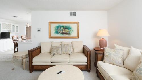 Harbour Heights House | 27305 Voyageur