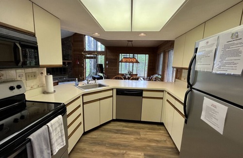 Jefferson Township Apartment | 2741 Powder Ridge Road