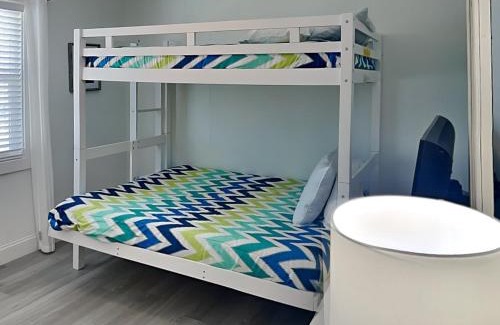 South Island House | 275 Blue Bay