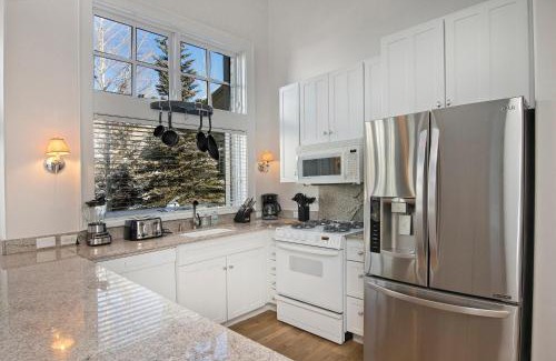 Intermountain House | 2782 Kinnikinnick Rd Unit D