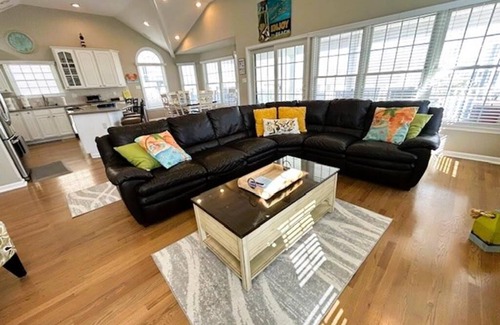 Sea Isle City House | 28 62nd Street 2nd Floor